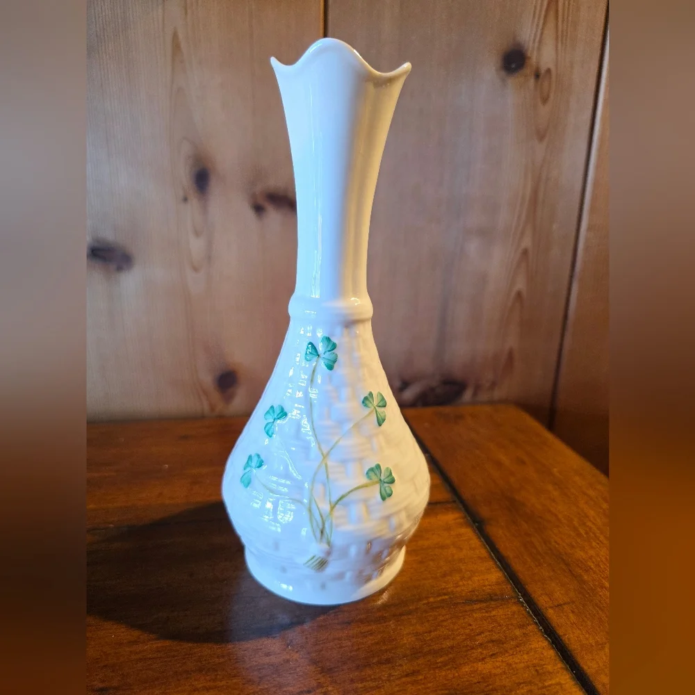 Belleek 7-1/4" Vase. - Picture 2 of 4